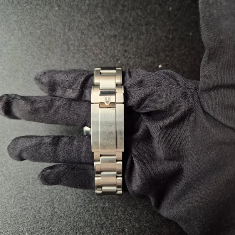 Thumb Black Bay Fifty-Four Stainless Steel / Black / Bracelet