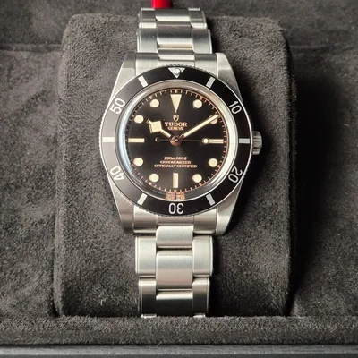 Black Bay Fifty-Four Stainless Steel / Black / Bracelet