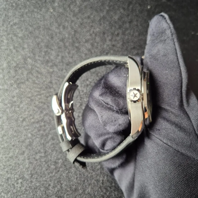 Thumb PILOT Automatic Stainless Steel / Black