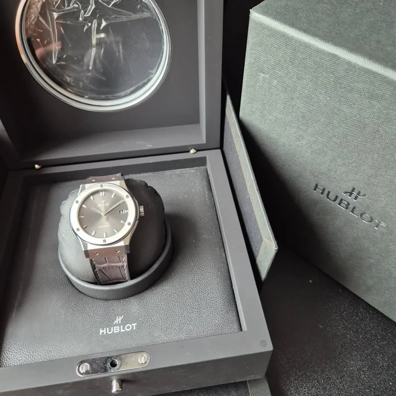 Thumb Classic Fusion 42 Grey Titanium