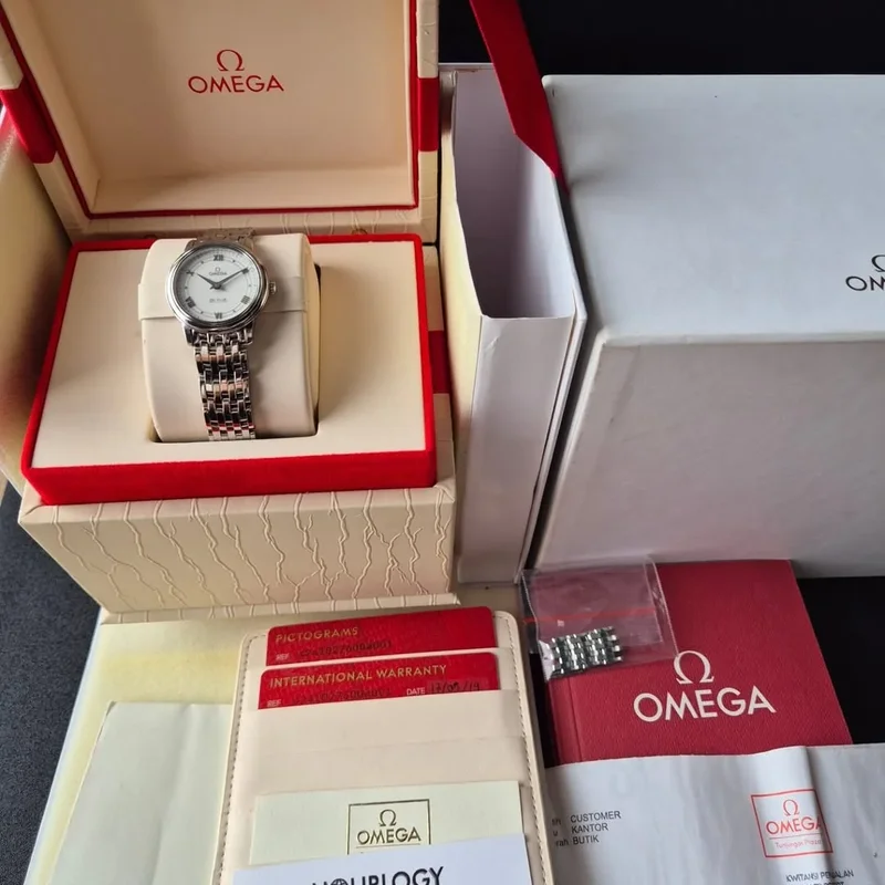 Thumb De Ville Prestige Quartz 27.4 Stainless Steel / Vintage Silver / Bracelet