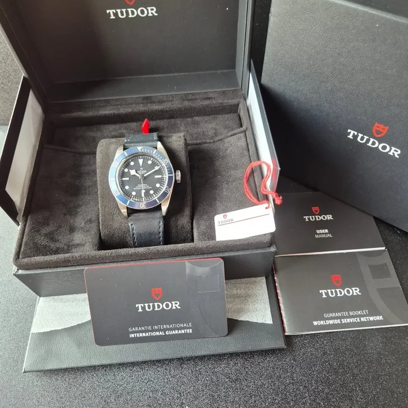 Thumb Heritage Black Bay Blue Manufacture / Strap