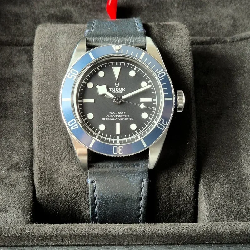 Heritage Black Bay Blue Manufacture / Strap