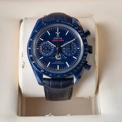Speedmaster Moonphase Chronograph Master Chronometer Blue Side of the Moon