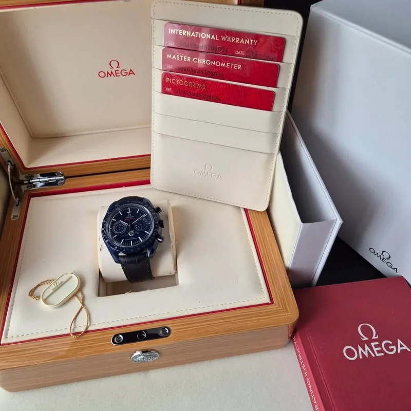 Thumb Speedmaster Moonphase Chronograph Master Chronometer Blue Side of the Moon