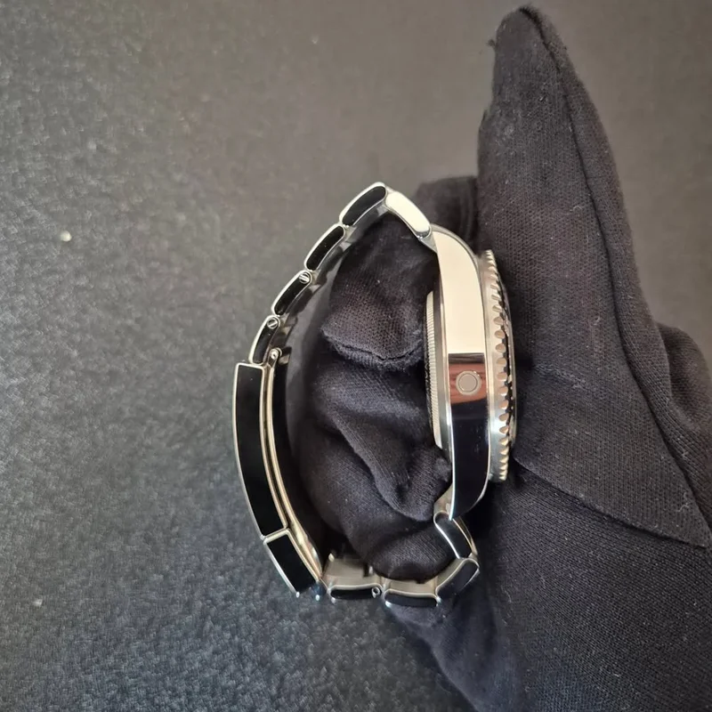 Thumb Sea-Dweller Stainless Steel / Black