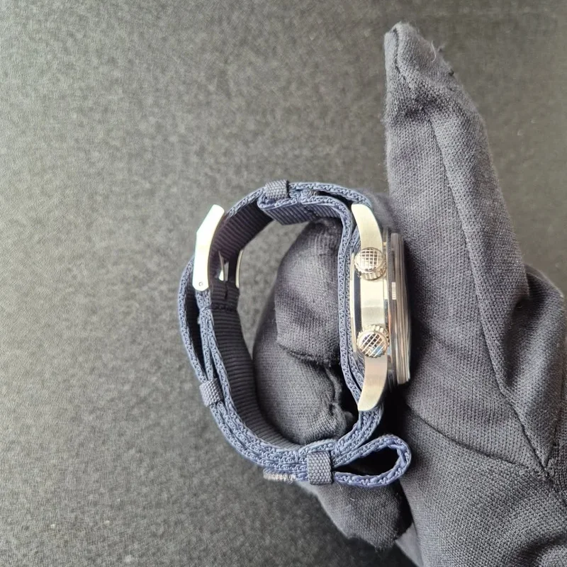 Thumb Legend Diver 39 Stainless Steel / Blue -Strap