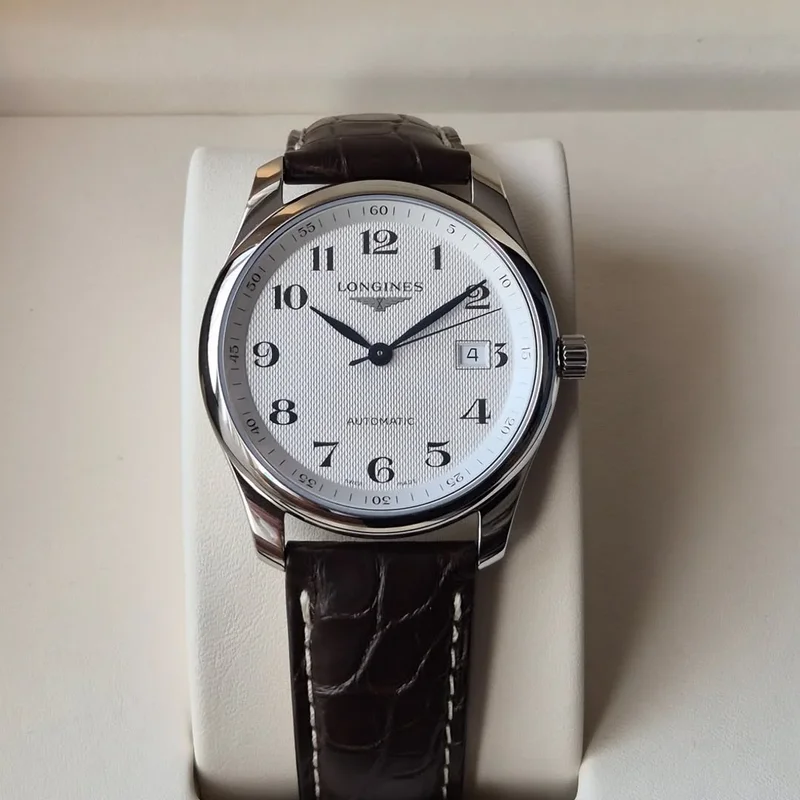 Master Collection 40 Date Stainless Steel / Silver-Arabic / Alligator