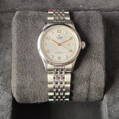 1926 28 Stainless Steel / Silver