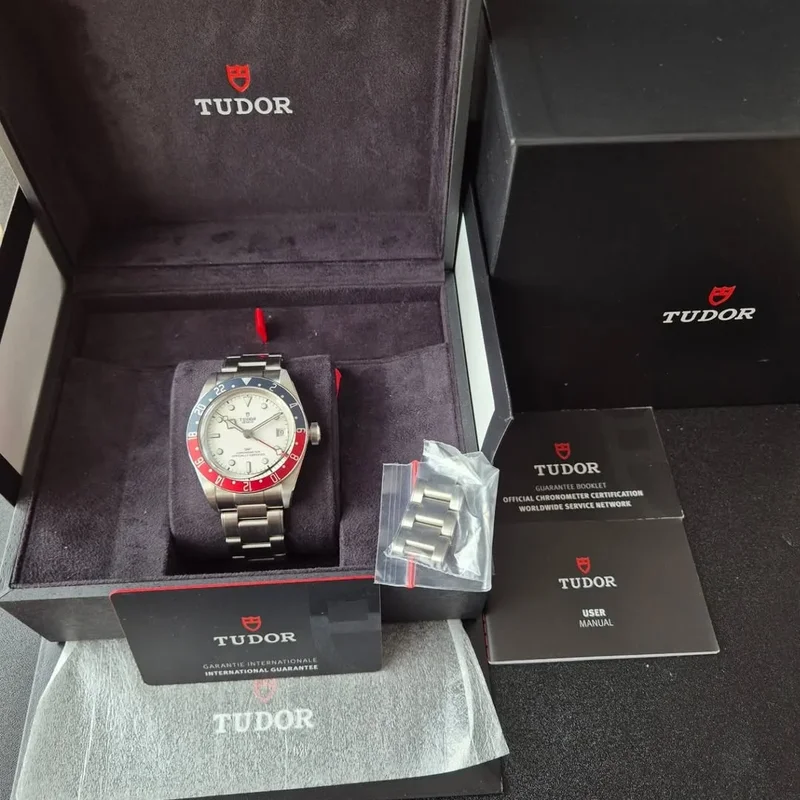 Thumb Black Bay GMT Stainless Steel / White / Bracelet