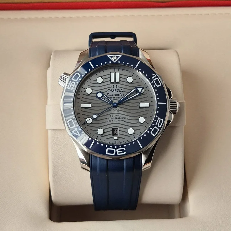 Seamaster Diver 300M Master Co-Axial 42 Stainless Steel / Grey /  Rubber