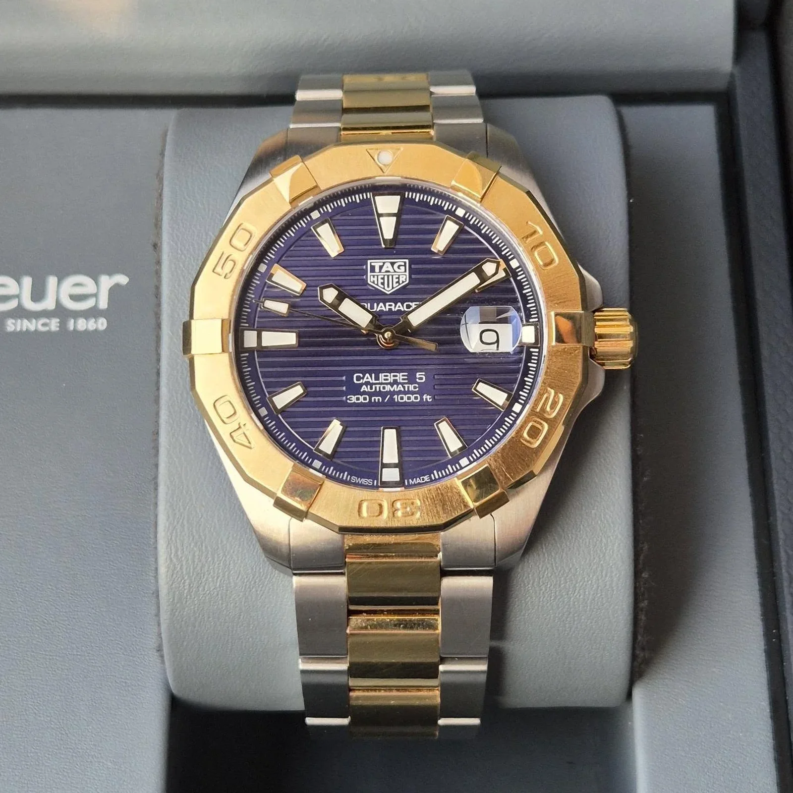 Aquaracer Calibre 5 41 Stainless Steel - Yellow Gold / Blue / Bracelet