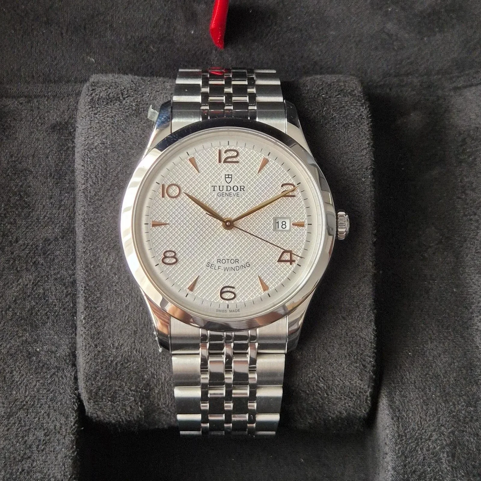 1926 41 Stainless Steel / Silver
