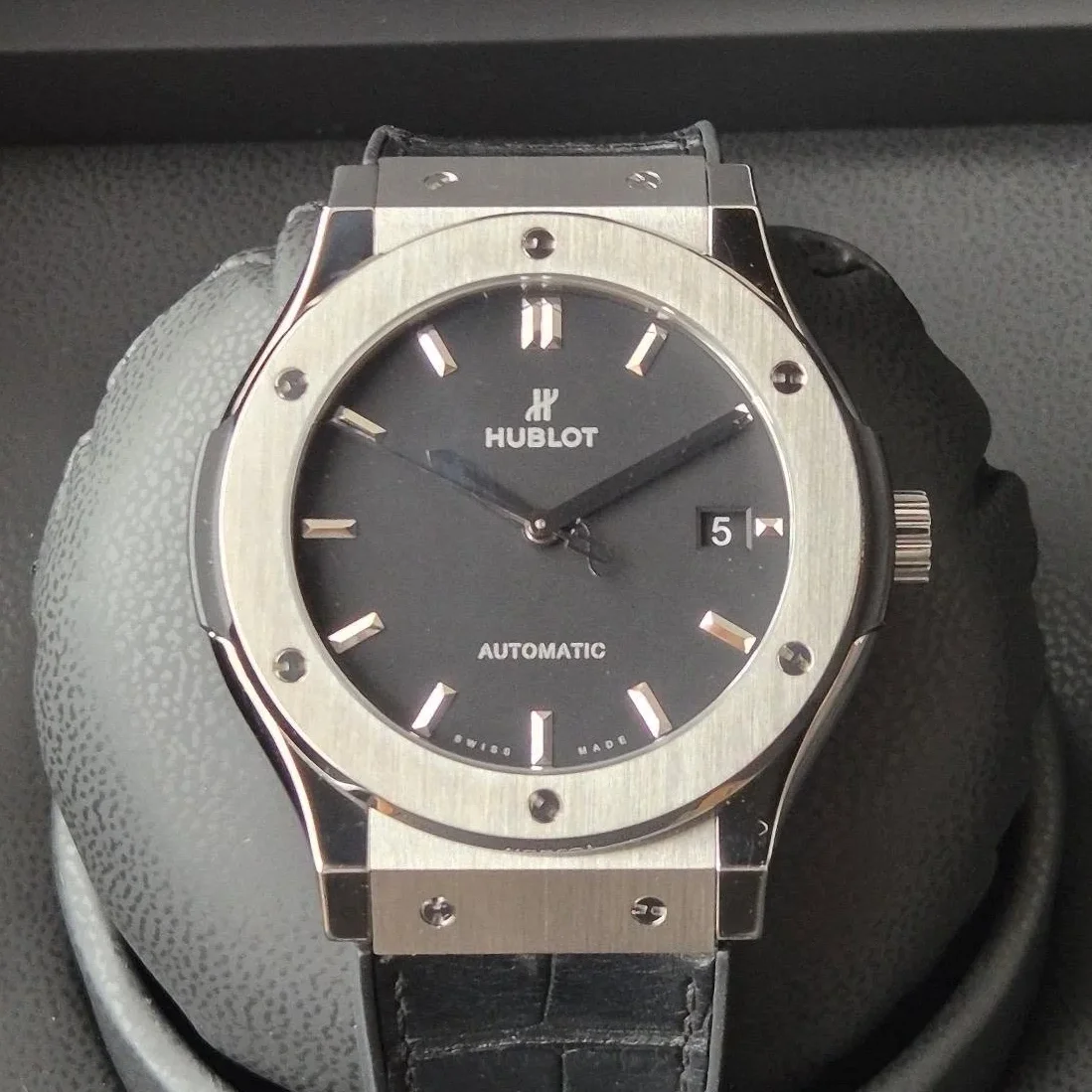 Classic Fusion 45 Titanium / Black