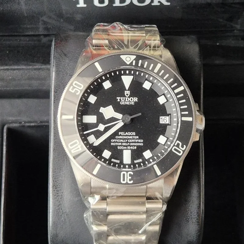 Pelagos Titanium / Black / Bracelet
