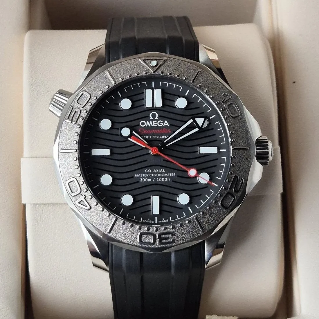 Seamaster Diver 300M Nekton Edition / Rubber