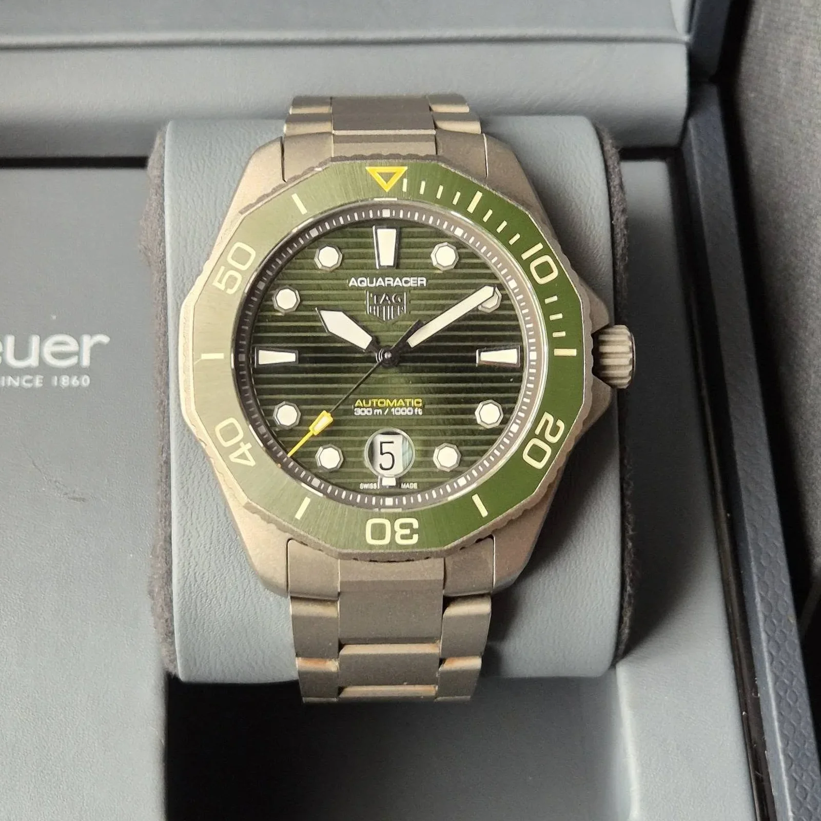 Aquaracer Professional 300 43 Titanium / Green
