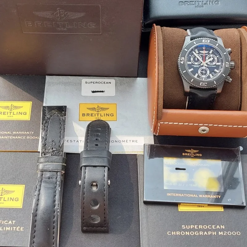 Thumb Superocean Chronograph M2000