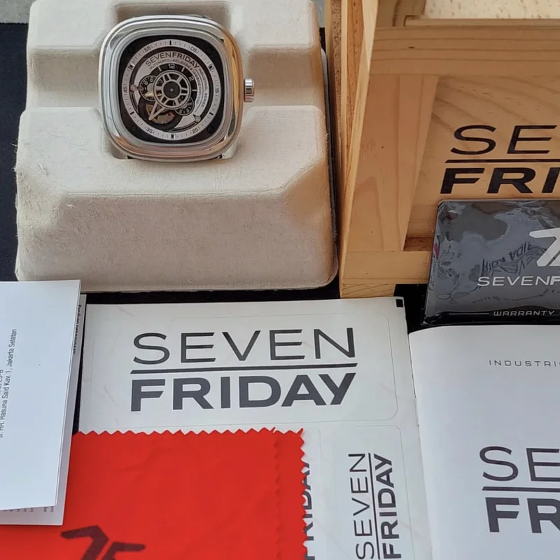 Thumb P1B/01 Industrial Essence