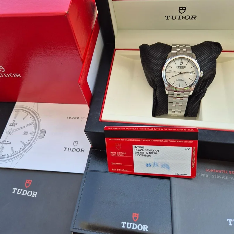 Thumb Glamour Date 36 Stainless Steel / Opaline / Bracelet