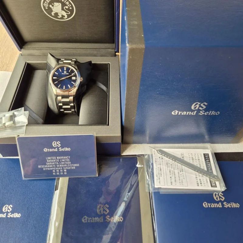 Thumb Heritage Collection Blue Quartz