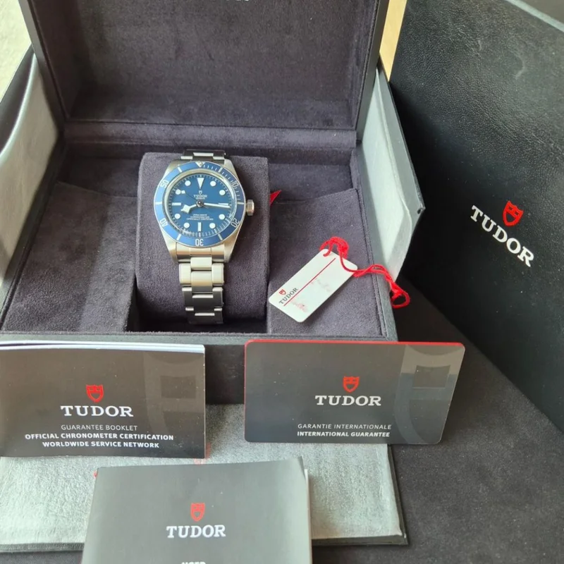 Thumb Black Bay Fifty-Eight Stainless Steel / Navy Blue / Bracelet