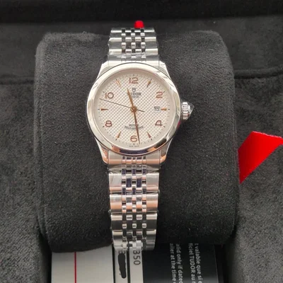 1926 28 Stainless Steel / White