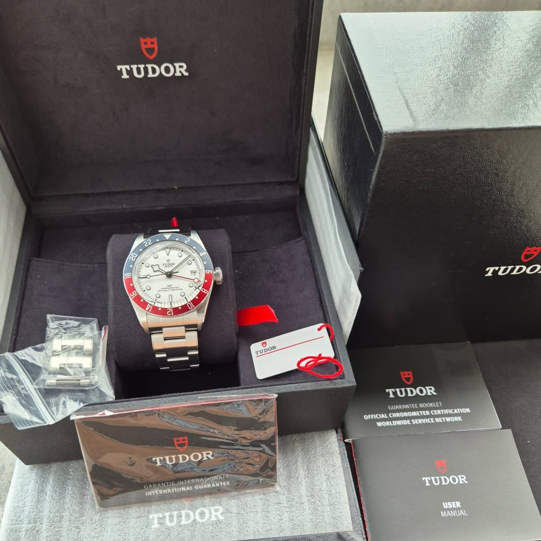 Jual Tudor Black Bay GMT Stainless Steel White Bracelet