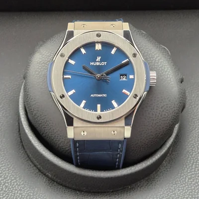 Classic Fusion 42 Titanium / Blue / Rubber