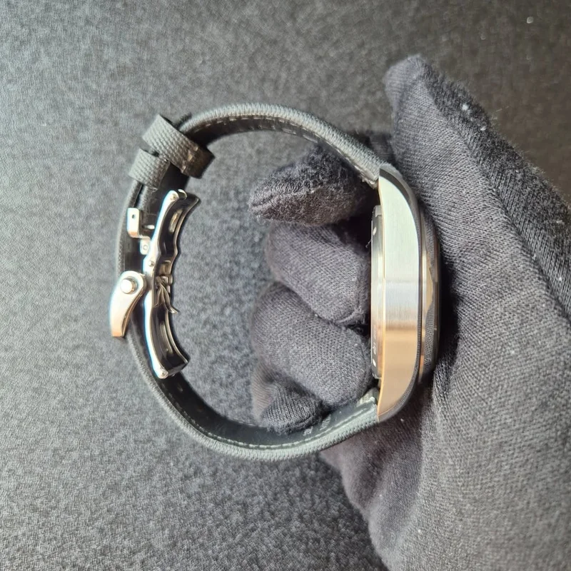 Thumb PILOT Automatic Stainless Steel / Black