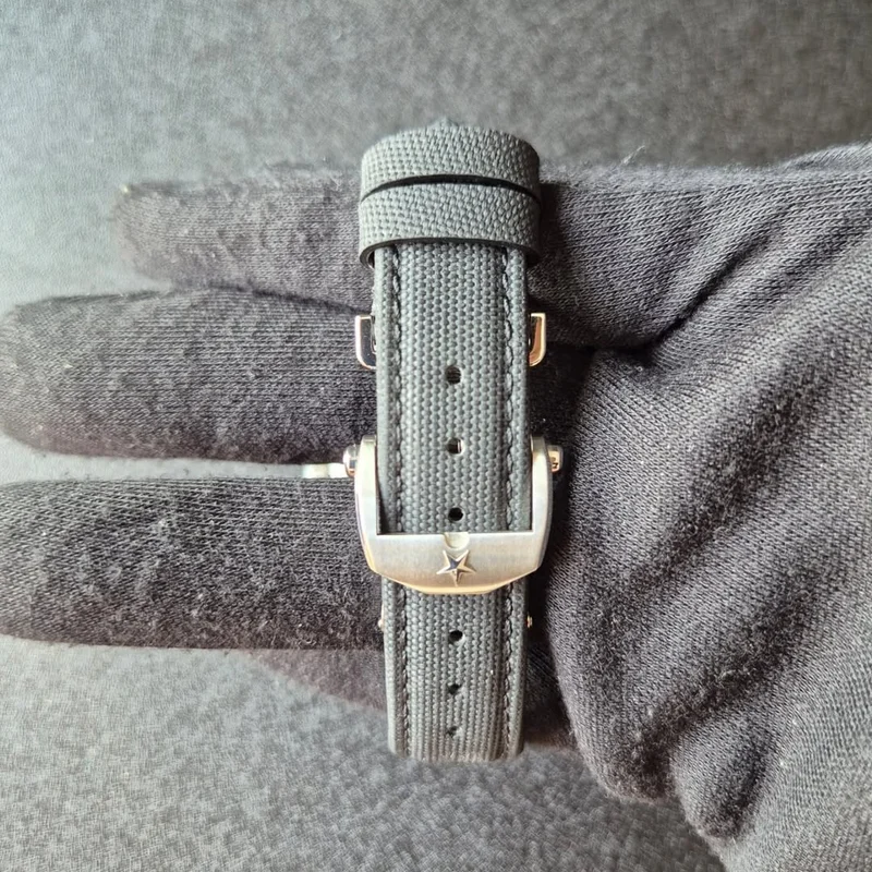 Thumb PILOT Automatic Stainless Steel / Black