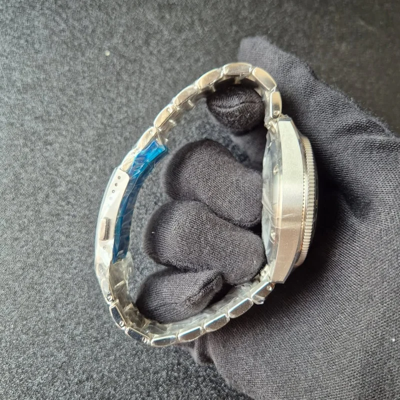 Thumb Spirit Zulu Time 39 Stainless Steel / Anthracite / Bracelet