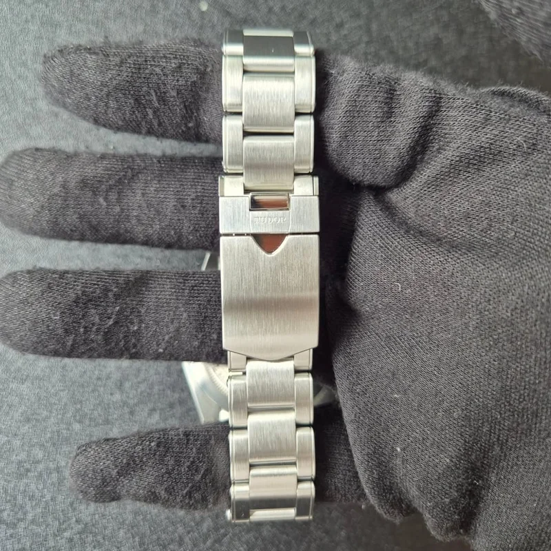 Thumb Black Bay Fifty-Eight Stainless Steel / Navy Blue / Bracelet