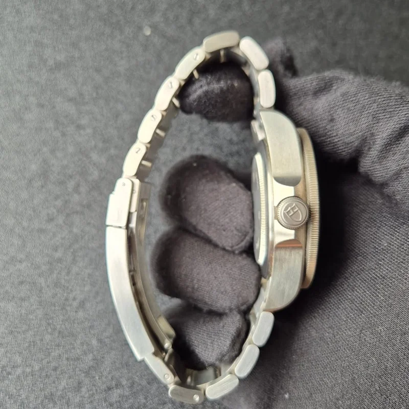 Thumb Pelagos Titanium / Black / Bracelet