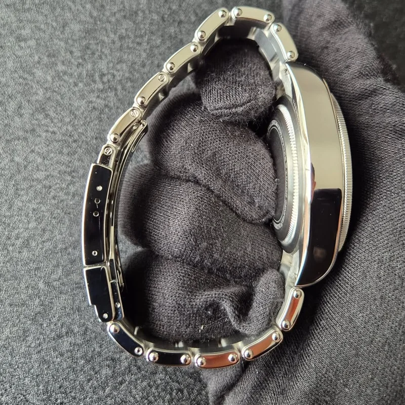 Thumb Black Bay GMT Stainless Steel / Black / Pepsi / Bracelet