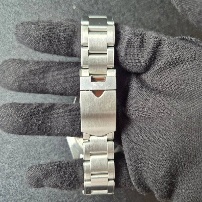 Thumb Black Bay Fifty-Eight Stainless Steel / Navy Blue / Bracelet