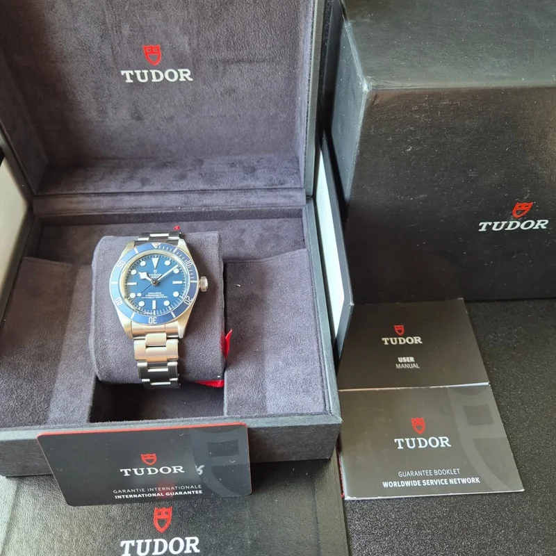 Thumb Black Bay Fifty-Eight Stainless Steel / Navy Blue / Bracelet