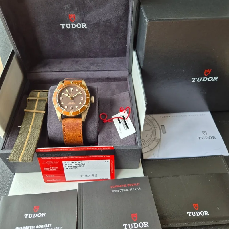 Thumb Heritage Black Bay Bronze / Brown / Leather