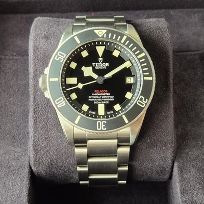 Pelagos Titanium / Black / Bracelet / LHD