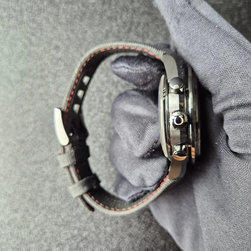 Thumb Speedmaster Moonwatch Co-Axial Dark Side of the Moon