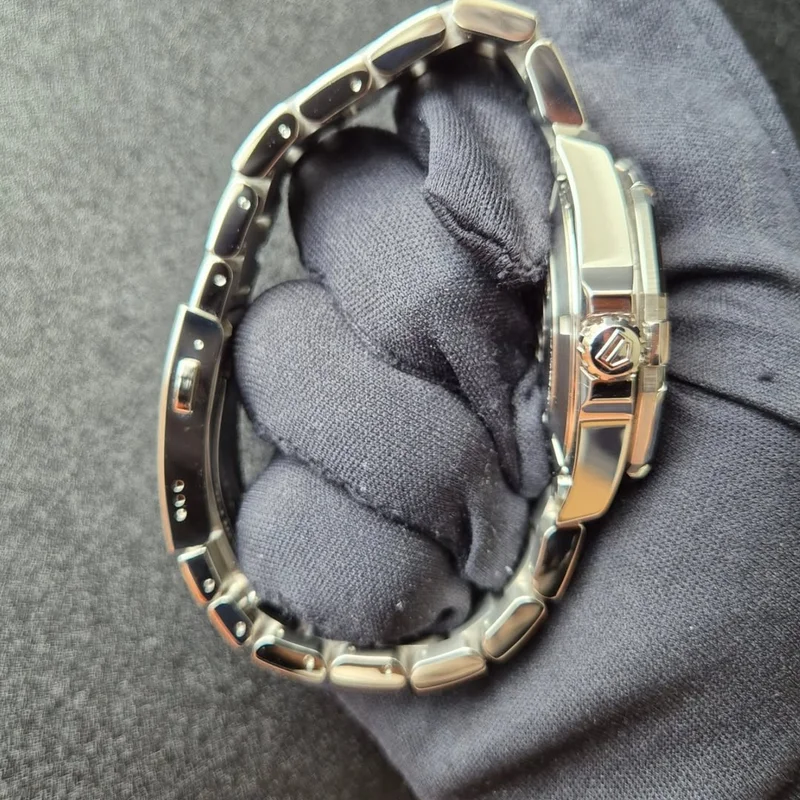 Thumb Aquaracer 300M Calibre 5 41 Stainless Steel / Black / Steel