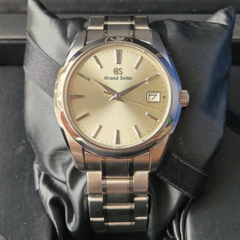 Quartz Titanium / Silver / Bracelet