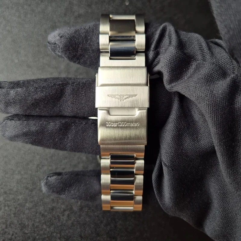 Thumb HydroConquest 41 Automatic Stainless Steel / Ceramic / Black / Bracelet