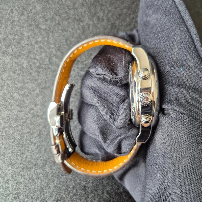 Thumb Master Collection 42 Chronograph Calendar Stainless Steel / Silver-Arabic / Alligator