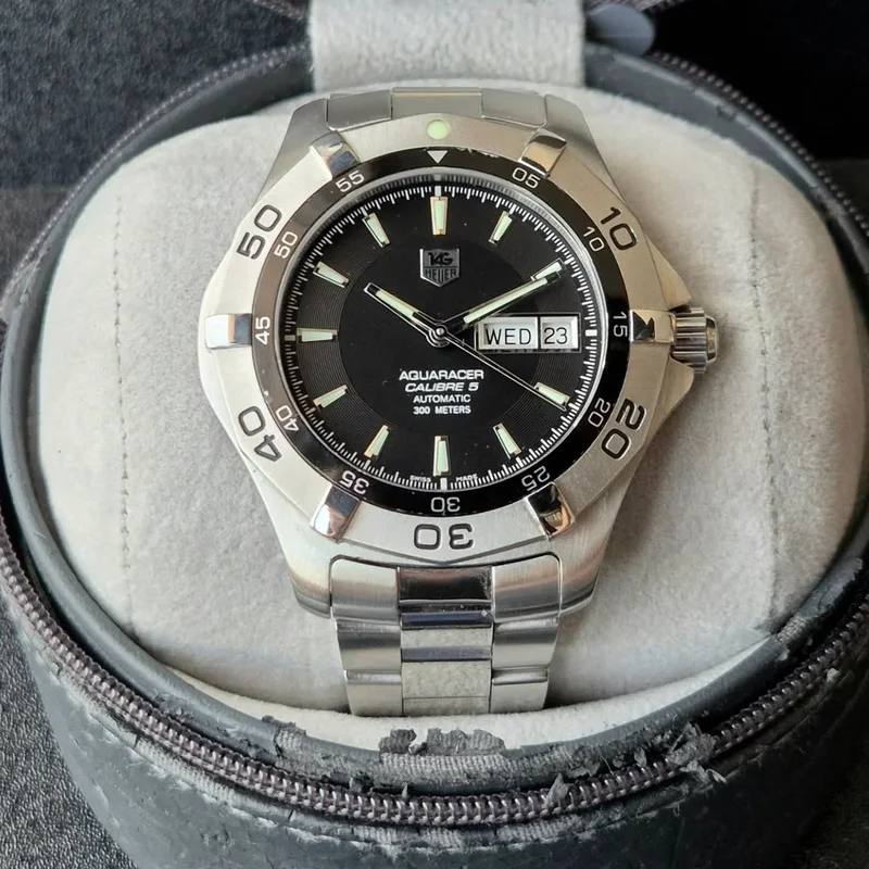 Aquaracer 300M Calibre 5 Day-Date 41 Stainless Steel / Black / Bracelet