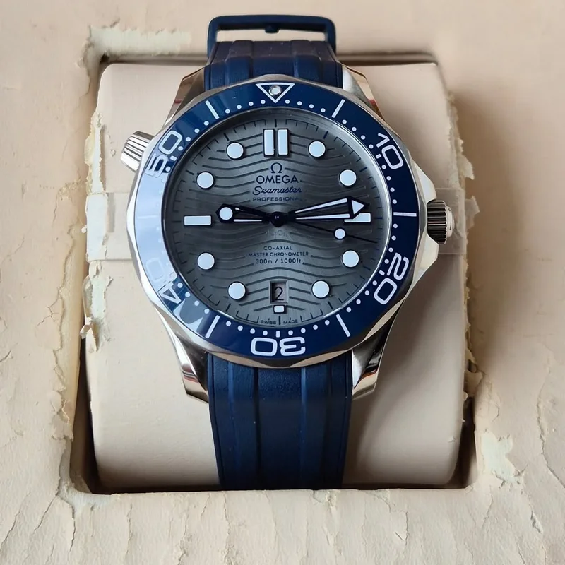 Seamaster Diver 300M Master Co-Axial 42 Stainless Steel / Grey / Rubber