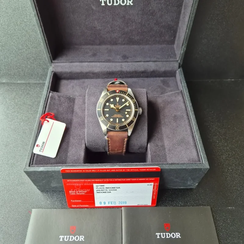 Thumb Black Bay Fifty-Eight Stainless Steel / Black / Strap