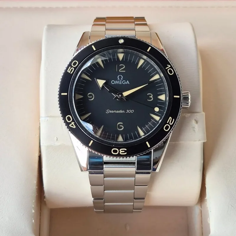 Seamaster 300 Master Chronometer Stainless Steel / Black / Bracelet