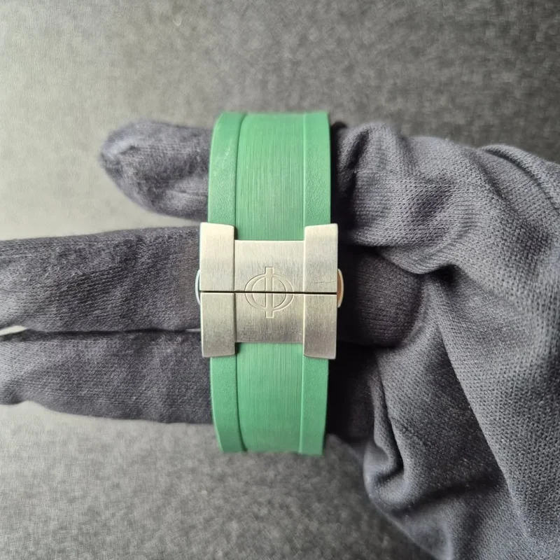 Thumb Riviera 42 Stainless Steel / Green / Rubber