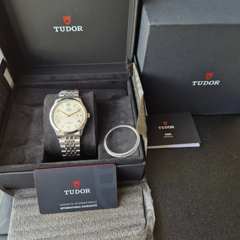 Thumb 1926 41 Stainless Steel / Silver